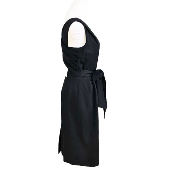 JEAN-CLAUDE POITRAS 100% SILK BLACK SLEEVELESS BUTTON FRONT BELTED MIDI DRESS - Picture 2 of 10